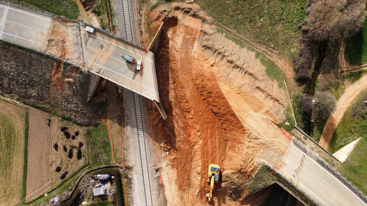 Perspectiva aérea de las obras que se están llevando a cabo en la N-120a en Astorga. DL