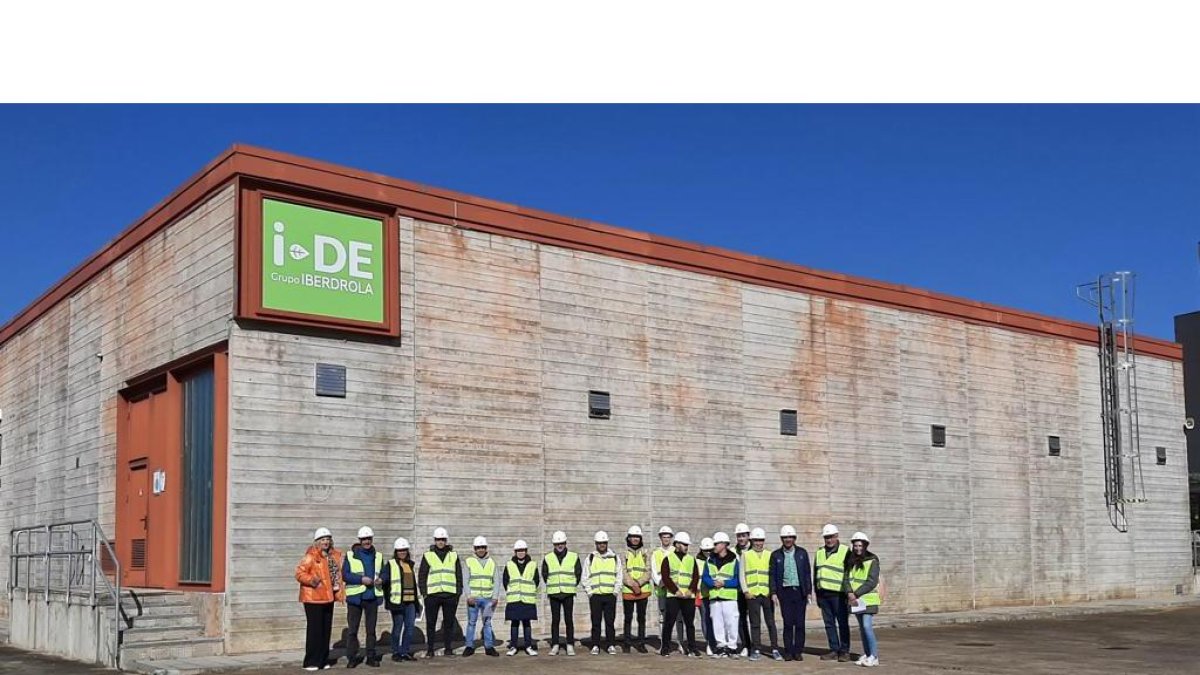 Foto de la visita de alumnos de FP a Iberdrola. DL
