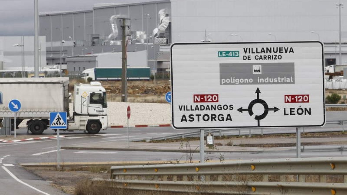 La ampliación del polígono industrial implica estudiar nuevos viales. JESÚS F. SALVADORES