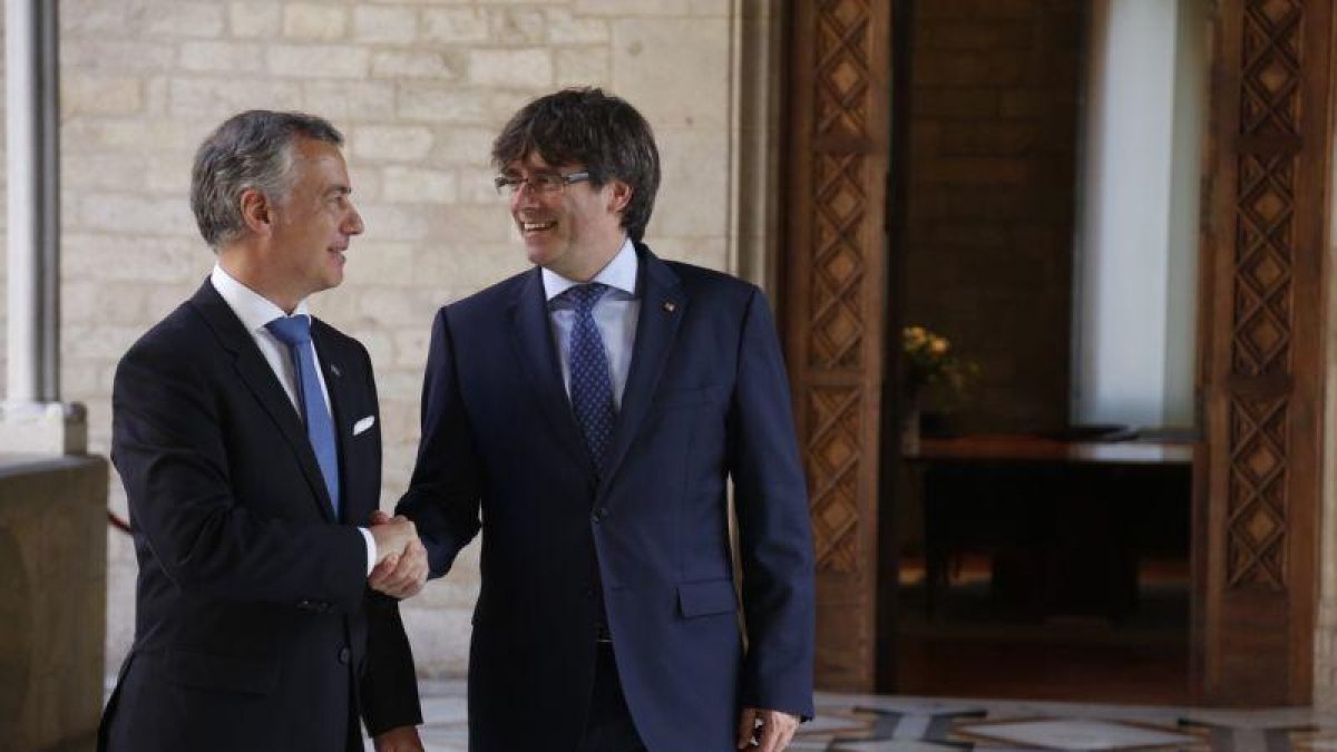 El lehendakari Urkullu no está a favor de que Puigdemont gobierne desde Bruselas: Para dirigir un país, hay que estar presente
