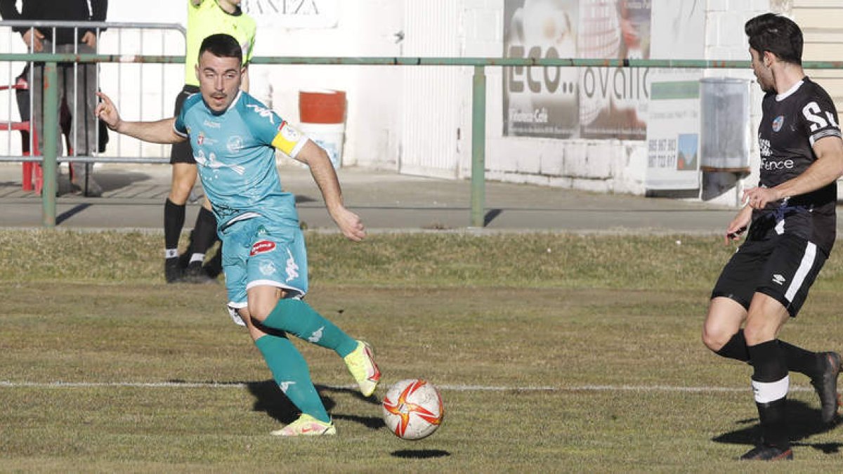 Diego Peláez intentará estar en la convocatoria del sábado frente al Tordesillas. MARCIANO PÉREZ