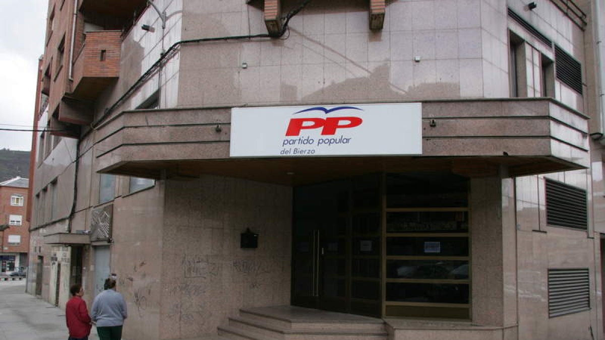 La sede del PP en la calle Ortega y Gasset de Ponferrada