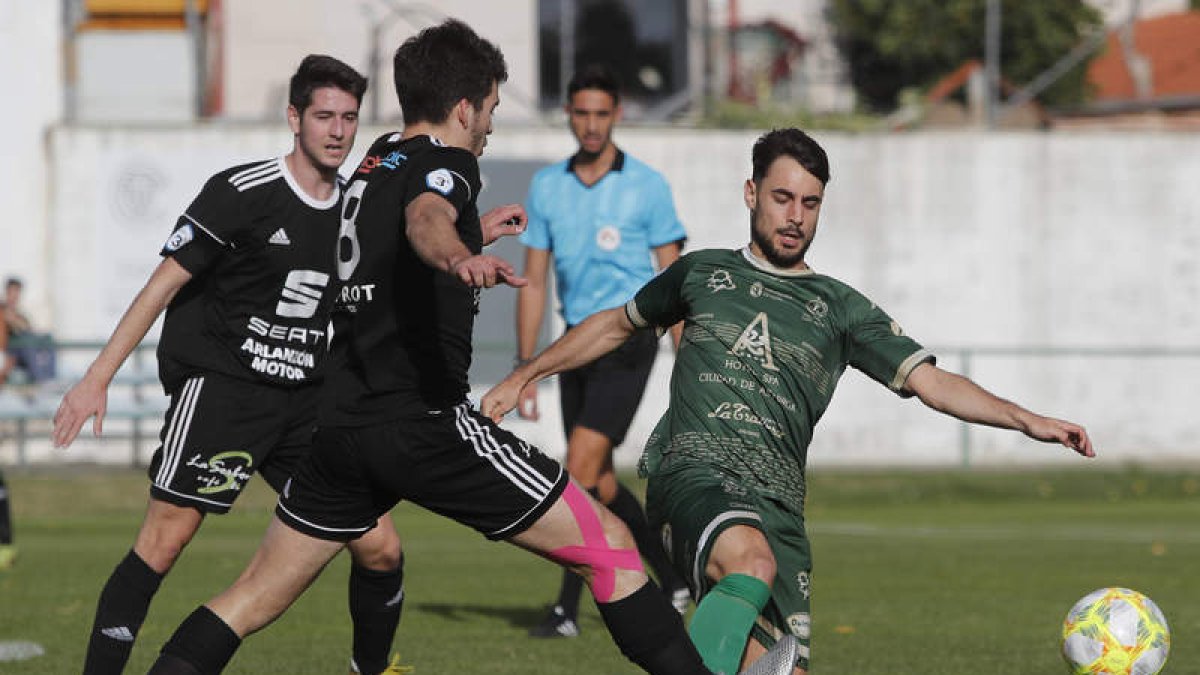 Taranilla podría reaparecer esta tarde en el equipo verde ante los rojiblancos. JESÚS F. SALVADORES