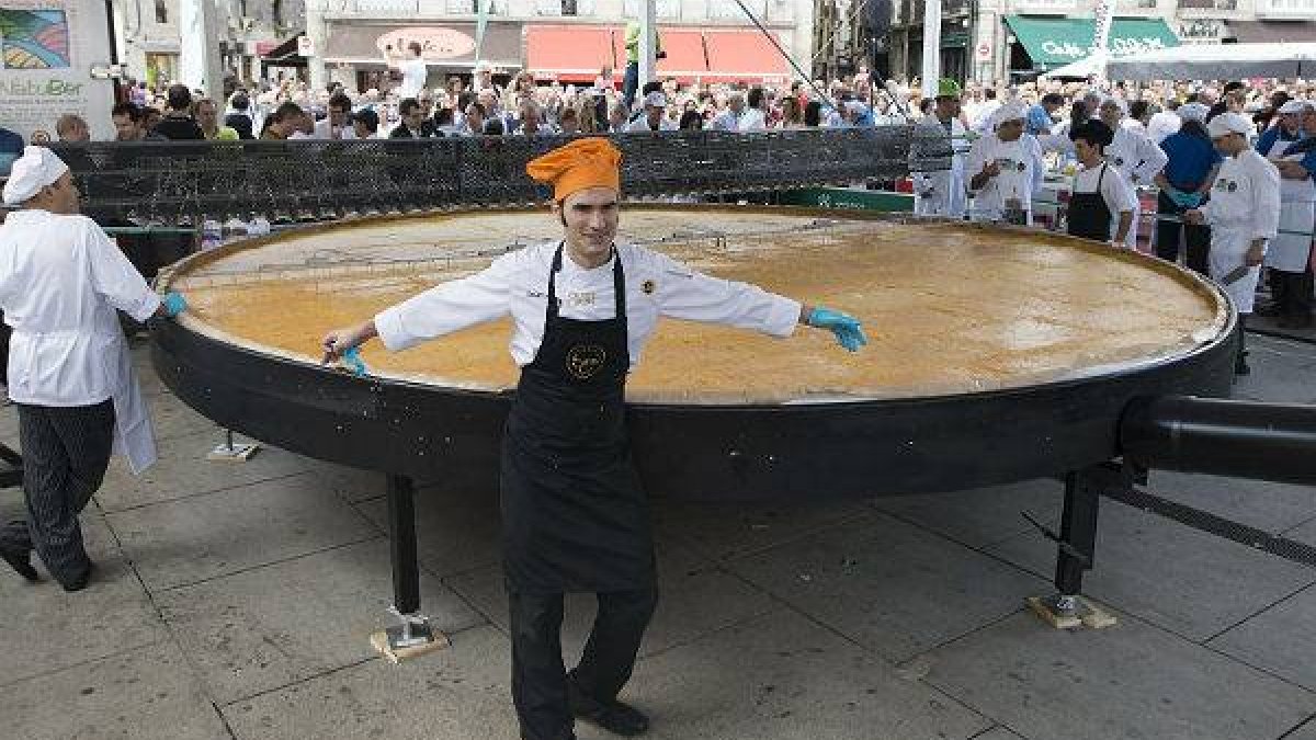 Se ha usado una sartén de cinco metros de diámetro