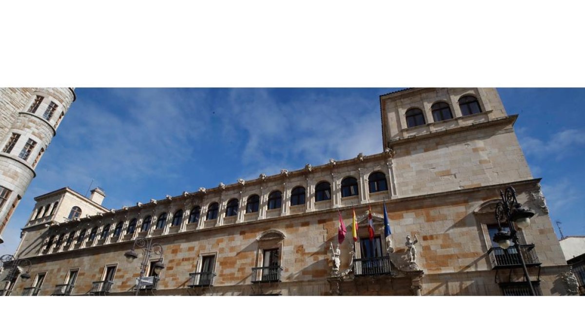 El Palacio de los Guzmanes, sede de la Diputación Provincial de León. RAMIRO
