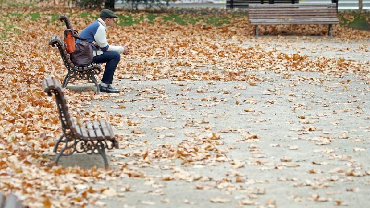 Las restricciones y el distanciamiento social por el coronavirus favorecen la aparición de secuelas psíquicas. J. J. GULLÉN