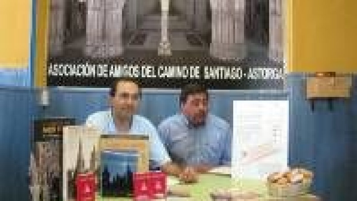 Svidler aguarda la jugada de su oponente en una de las partidas