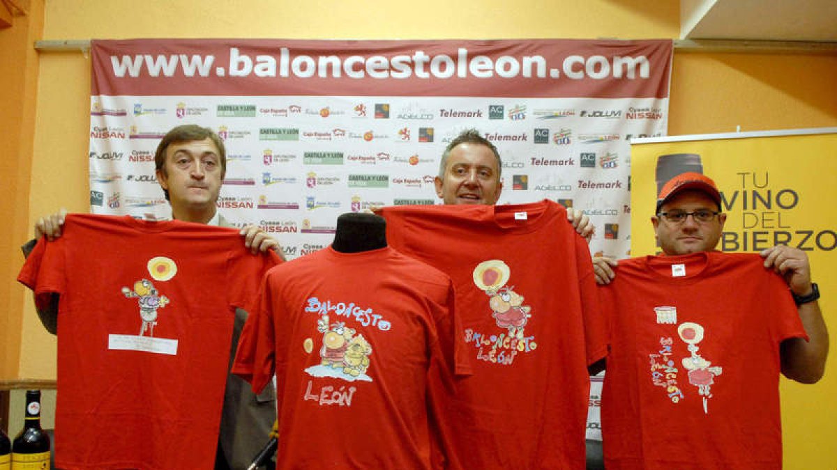 León comercializará desde hoy las cuatro camisetas con las viñetas del dibujante Fer.