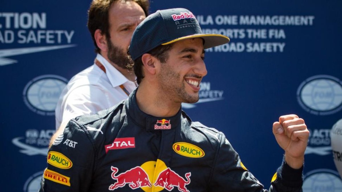 El australiano Daniel Ricciardo celebra la 'pole' que ha logrado en Montecarlo.