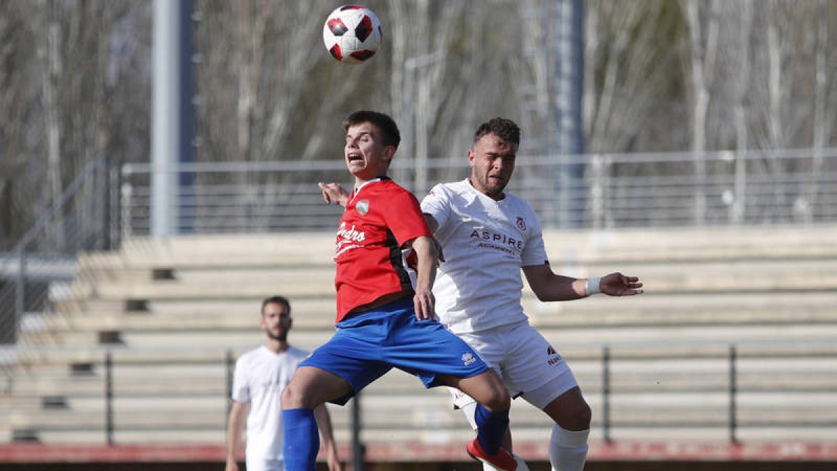 El filial afronta ante la Arandina su segundo partido consecutivo en su feudo. JESÚS F. SALVADORES