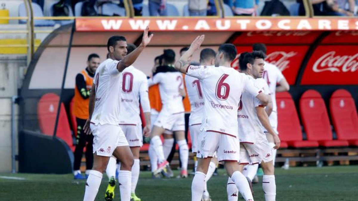 Varios jugadores de la Cultural, durante uno de los últimos partidos