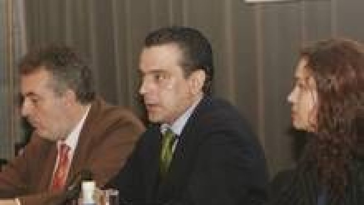 Saurina, en el centro, durante el inicio de la jornada