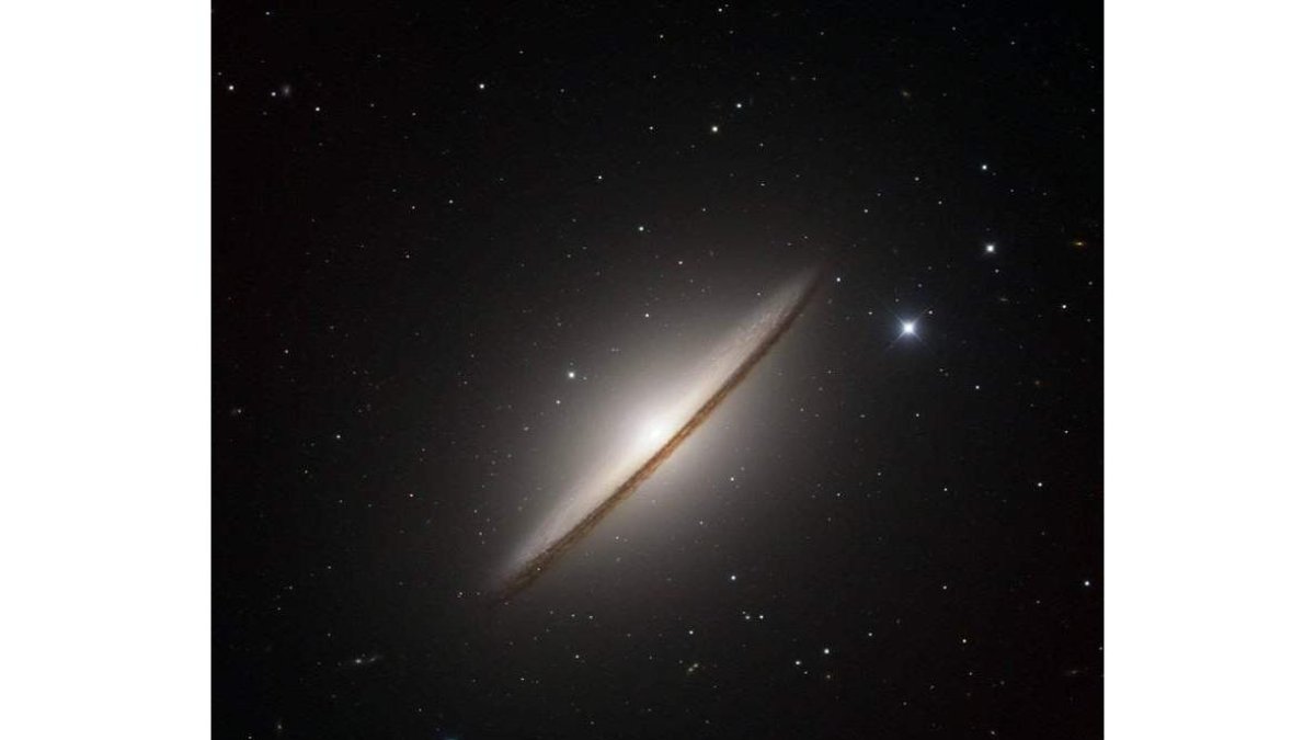 Galaxia del Sombrero. dicyt
