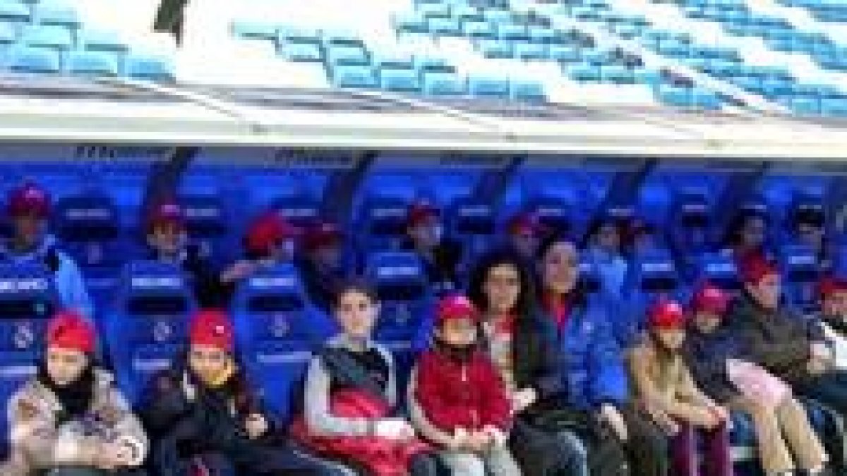 Imagen de uno de los banquillos del Bernabéu que probaron los niños