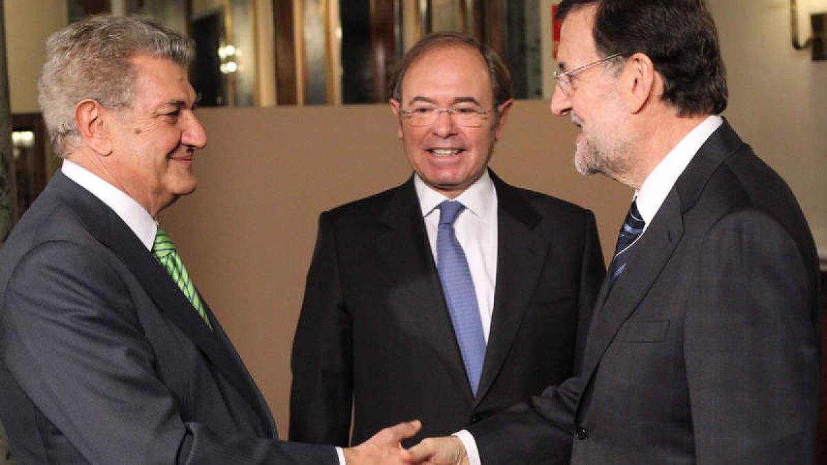 Jesús Posada, Pío García Escudero y Mariano Rajoy, en el acto celebrado ayer.