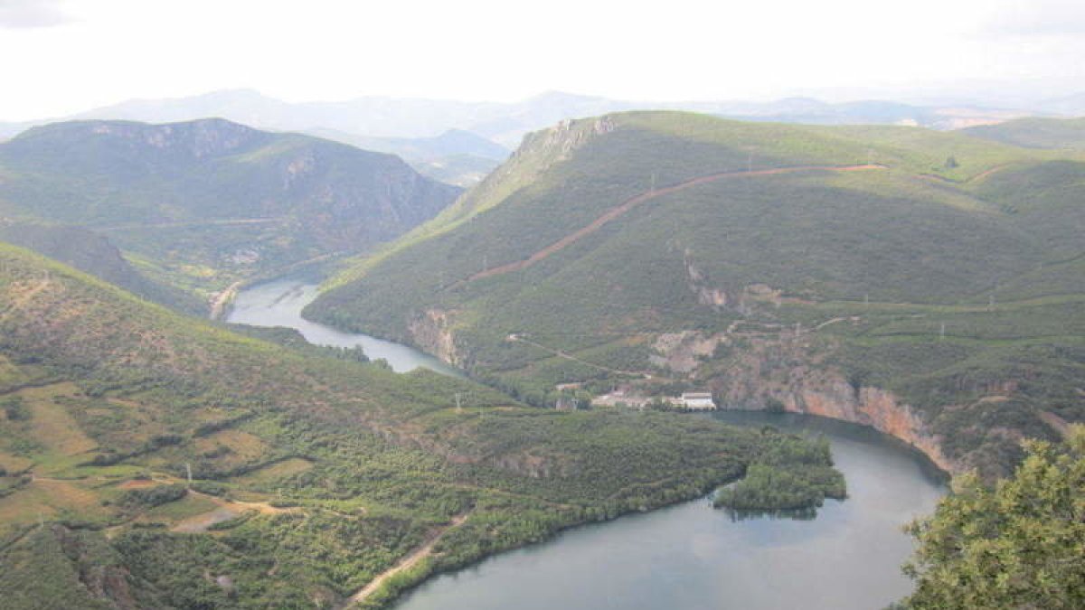 Vista del embalse de Peñarrubina desde el mirador. DL