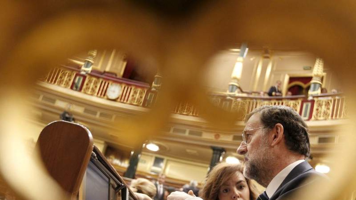 Rajoy y Sáenz de Santamaría en el banco del Gobierno del Congreso de los Diputados.