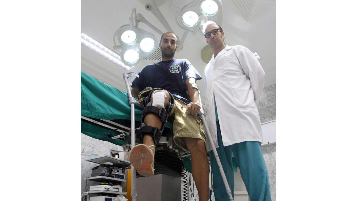Flecha en el quirófano de la clínica N. S. Regla donde le operó el doctor Antonio Rodríguez