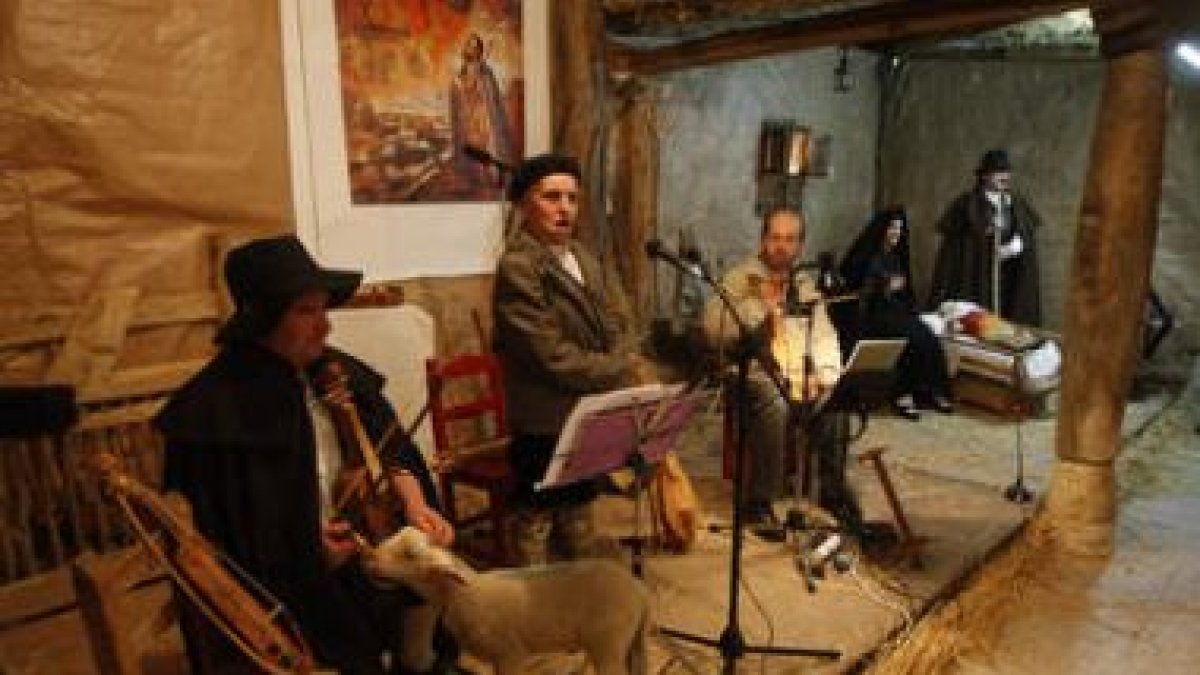 Además de la representación de «La Corderada» se interpretaron villancicos tradicionales