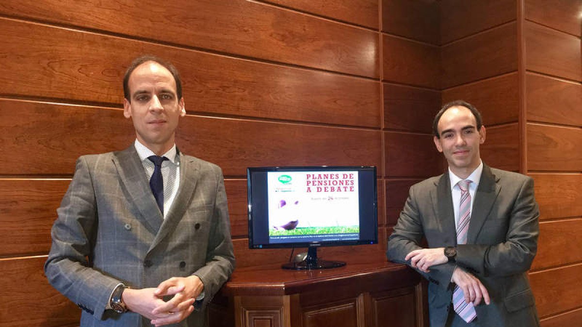 Kristian Santos y David González, durante el seminario. DL