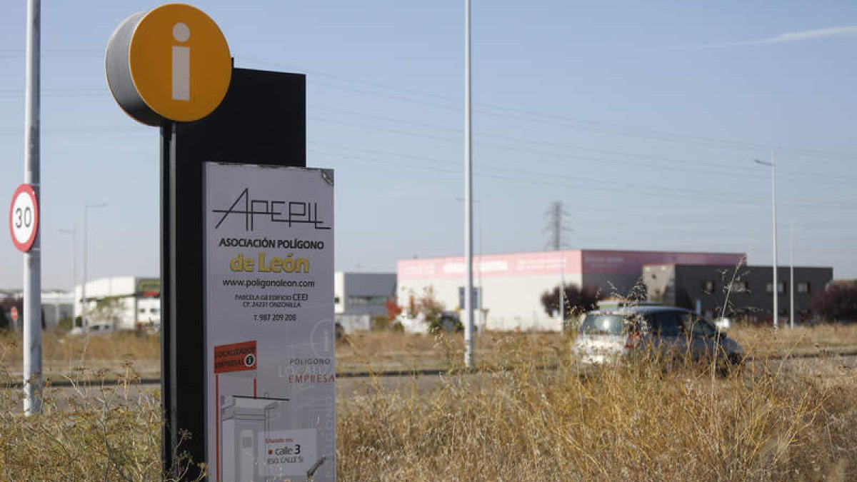 Apepil tiene en su web una bolsa inmobiliaria con el alquiler y venta de naves y suelo. FERNANDO OTERO