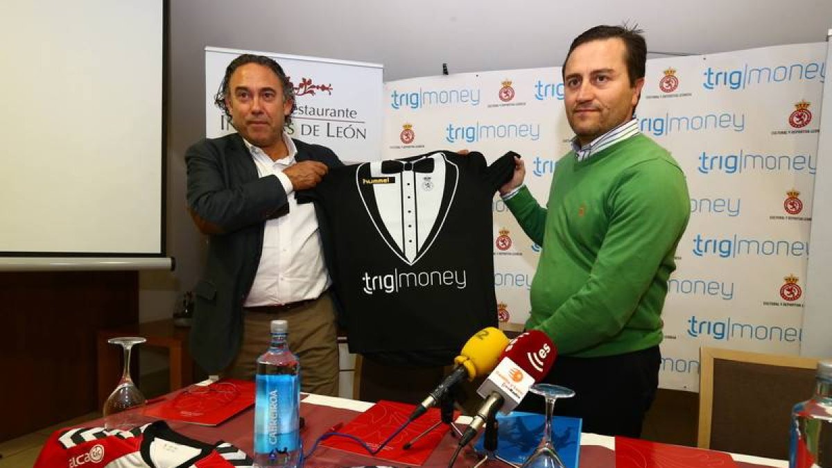 Firma del convenio entre la Cultural y Trig