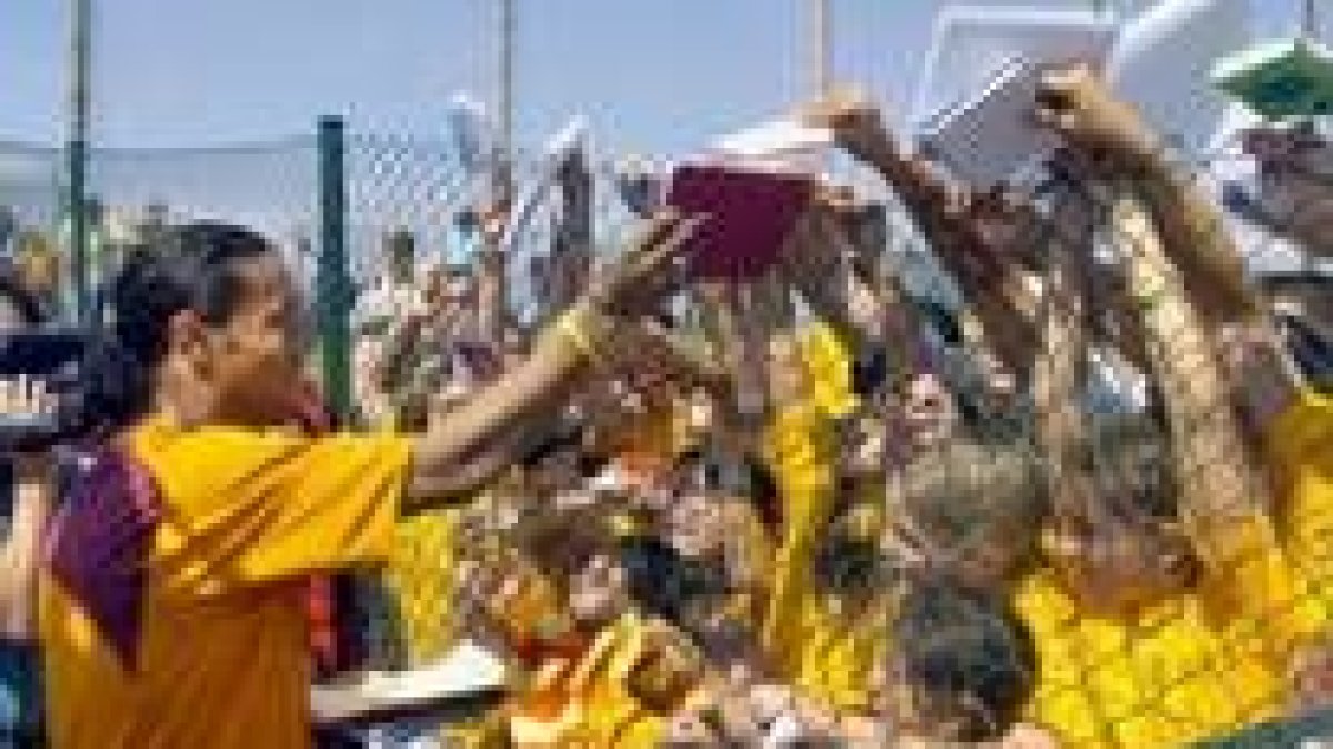 Ronaldinho sigue levantando pasiones entre los aficionados catalanes