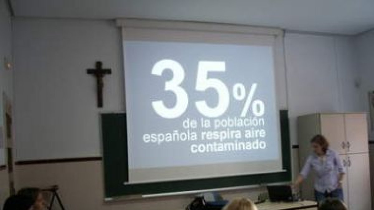 Un momento de la iniciativa Aula Respira en el colegio Divina Pastora.