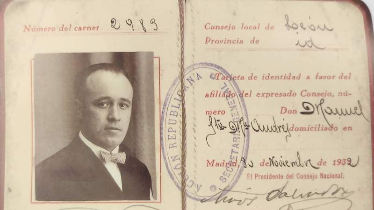 El carné de Acción Republicana de Manuel Santamaría, el catedrático del Instituto de León fusilado en Puente Castro en 1936.    
FUENTE: I. CANTÓN / J. E. MARTÍNEZ