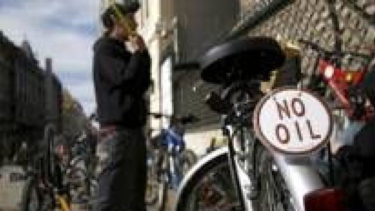 Un momento de la concentración de ciclistas en la plaza de Botines