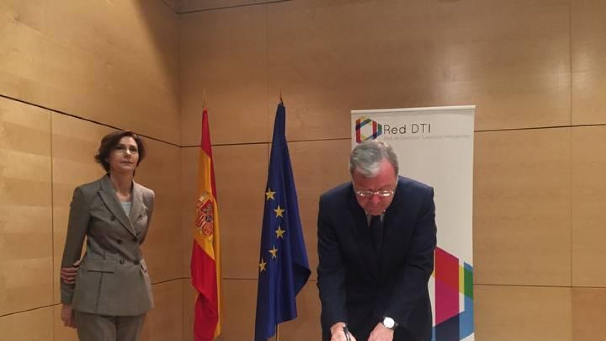 El alcalde, Antonio Silván, esta mañana