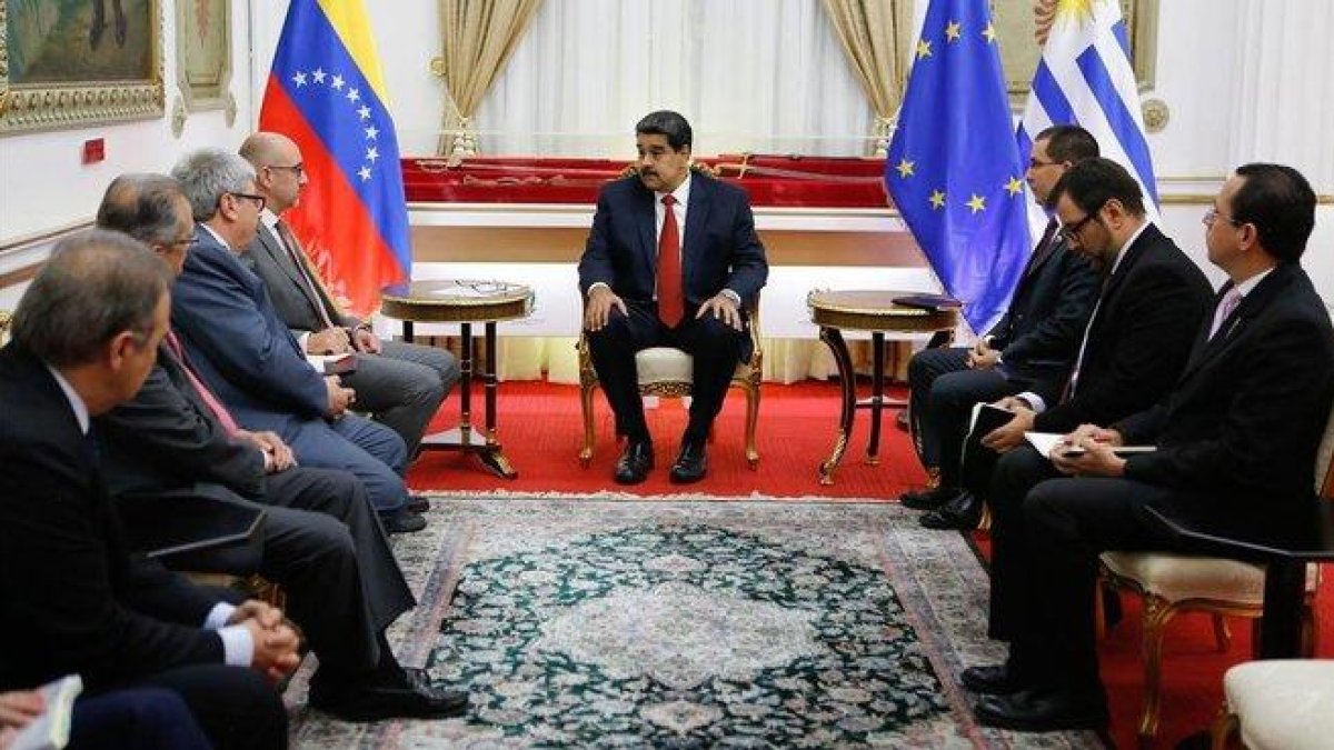 Nicolás Maduro, reunido con el Grupo Internacional de Contacto (GIC), el jueves en el palacio de Miraflores, Caracas.