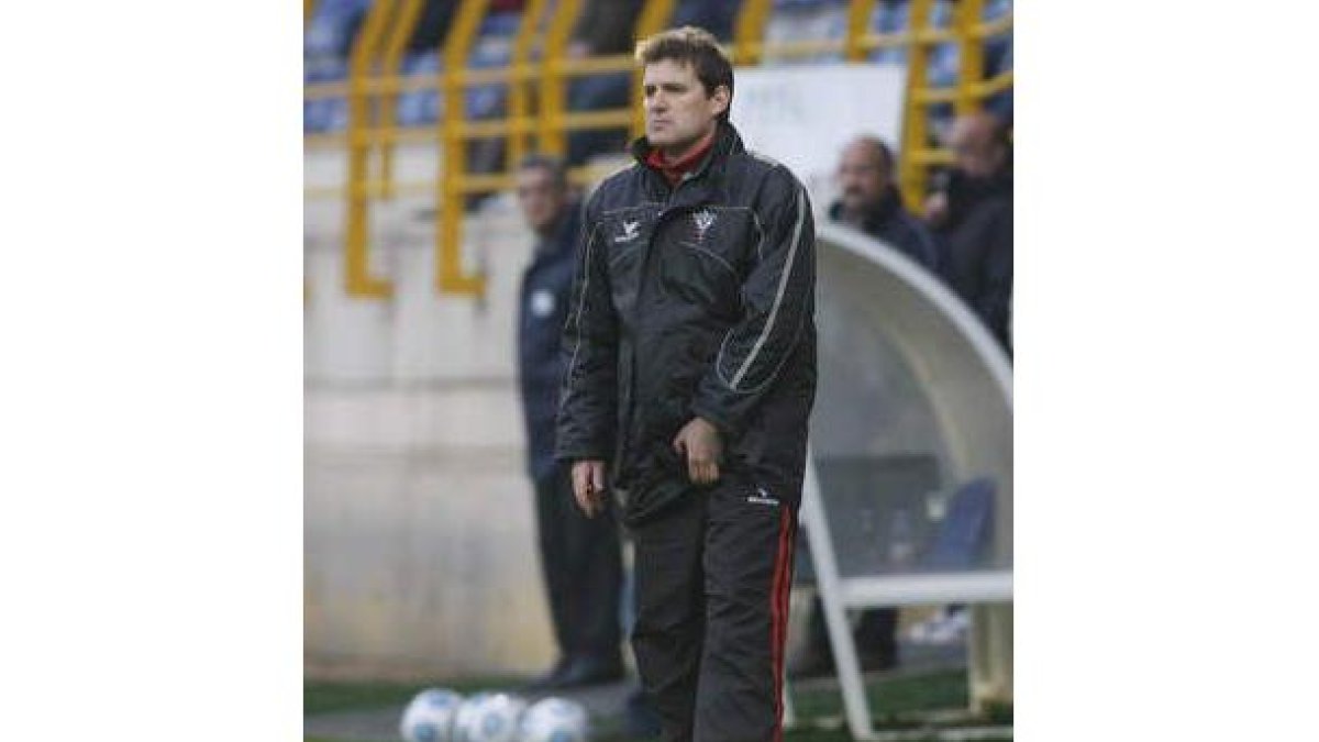 Julio Bañuelos.