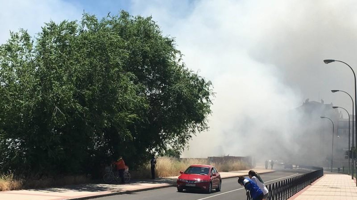El humo provocó problemas de visibilidad en la ronde interior de la Granja. S.V.