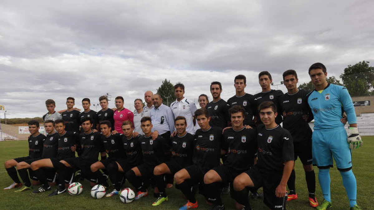 La Peña debutará esta tarde en la máxima categoría juvenil frente al Real Madrid.