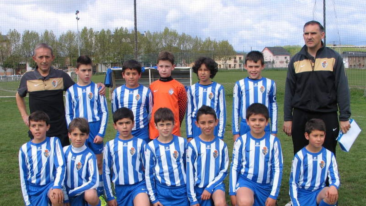 Formación del CF Peña de la categoría benjamín.
