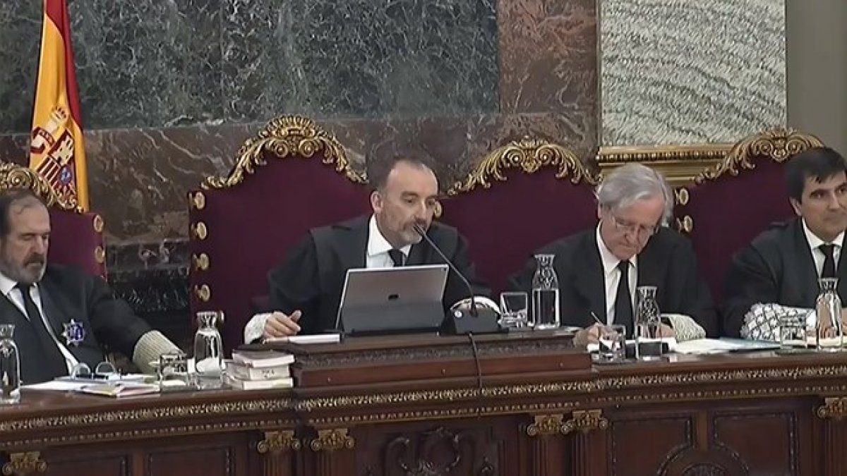 El tribunal que juzga a los políticos independentistas, en la sesión del 9 de abril.