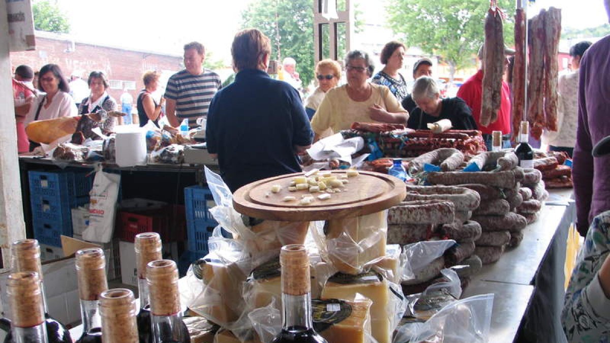 Muestra de alimentos de uno de los expositores participantes en la feria agroalimentaria.
