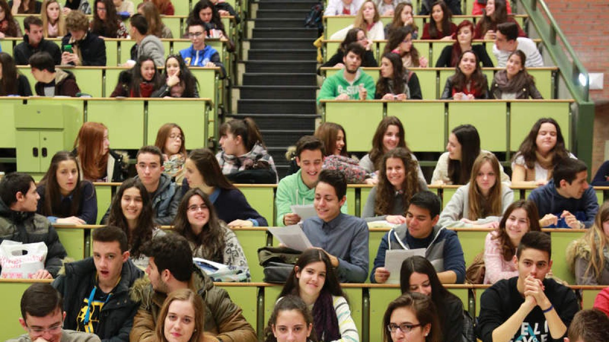 Simulacro de la selectividad, ayer en la jornada de puertas abiertas del campus