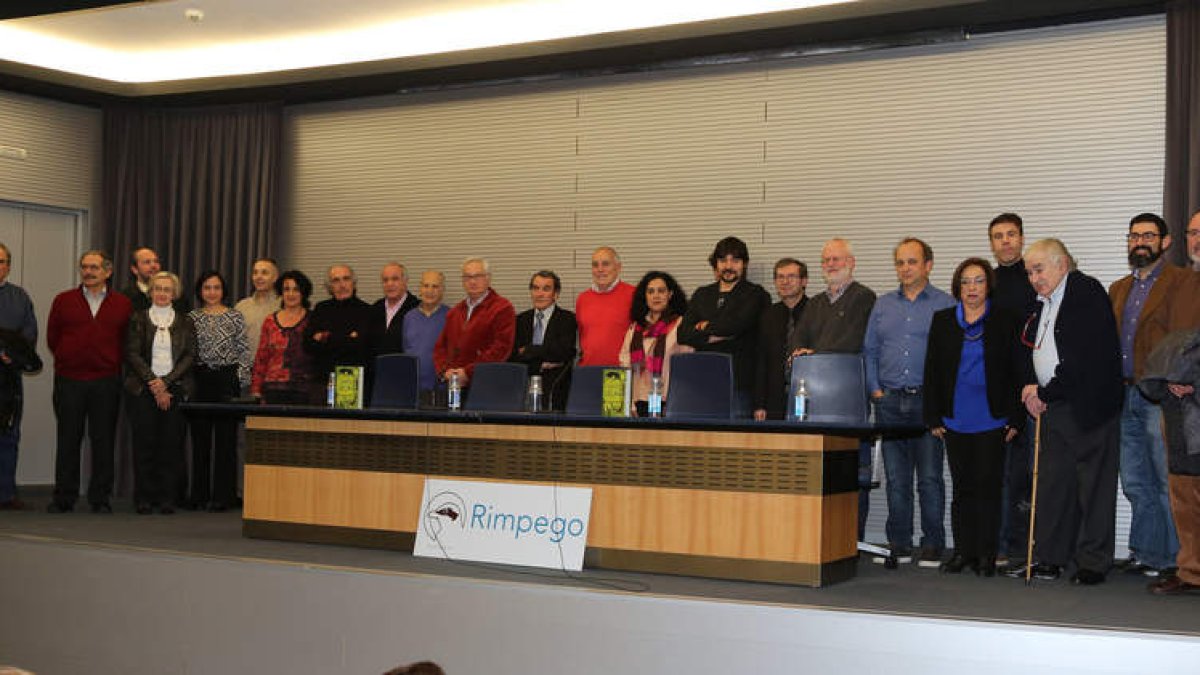 Un instante en la presentación del libro coral ‘Cuentos de León narrados por...’