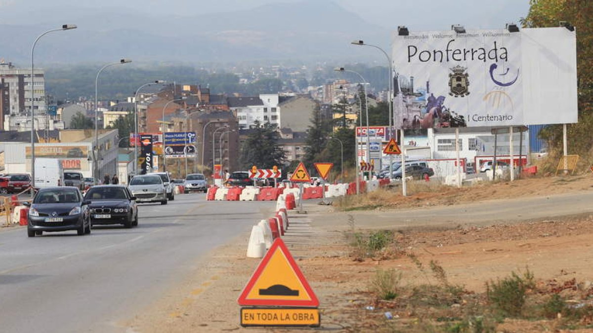 Las obras de la avenida de Astorga, tras ocho meses paradas, deberán estar concluidas antes de que finalice septiembre.