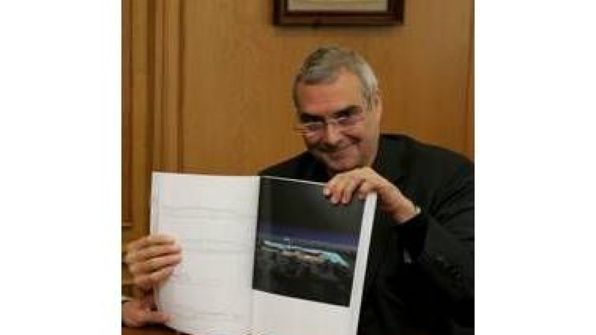Dominique Perrault en su última visita al Ayuntamiento de León