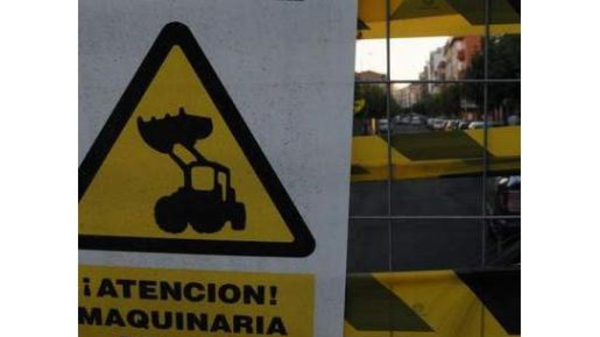 Las obras obstruyen al comercio, según el PP.