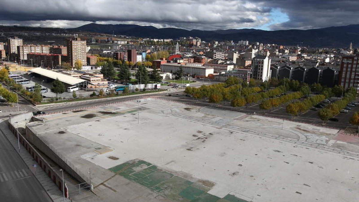 Ponferrada propone una parcela al lado del espacio ofrecido para el edificio sanitario. L. DE LA MATA
