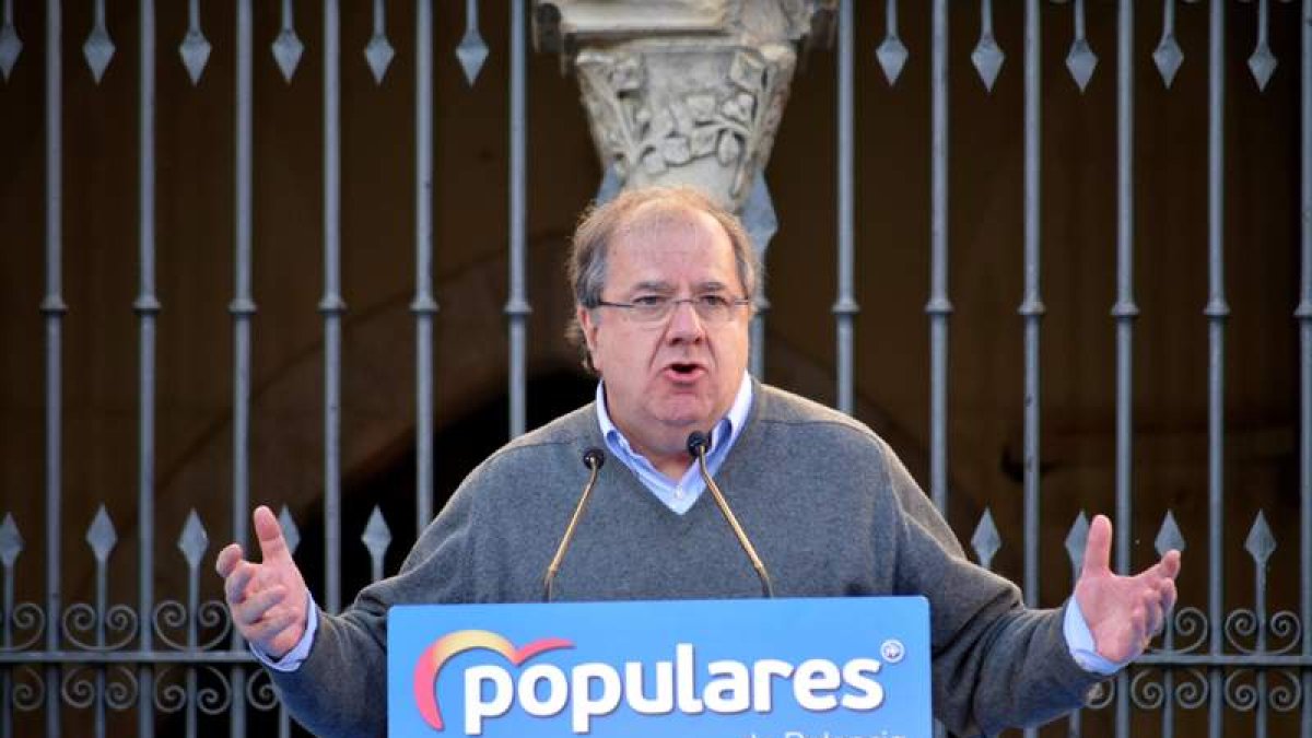 Juan Vicente Herrera durante un mitin en Palencia. A. ÁLVAREZ
