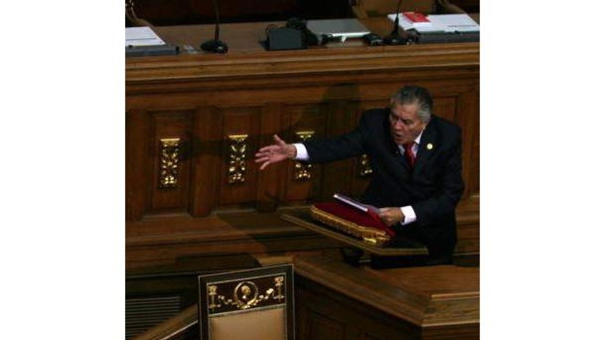 Fernando Soto, presidente del parlamento.