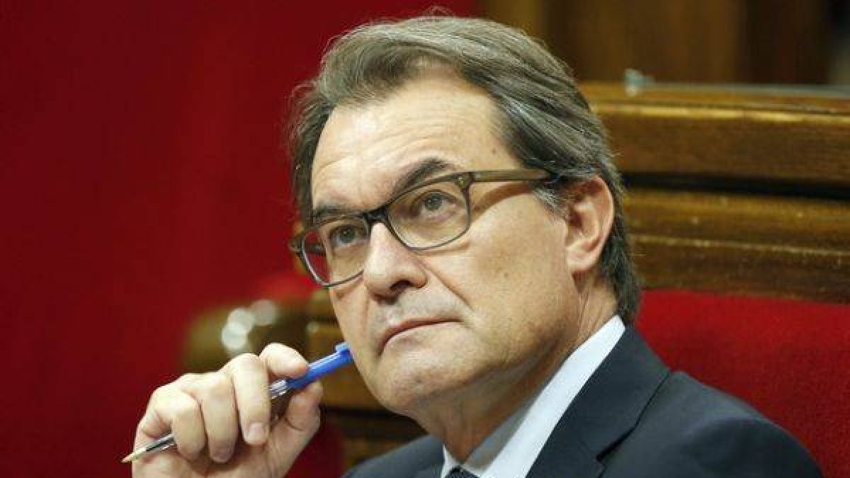 El presidente de la Generalitat, Artur Mas, durante una sesión de control al Govern del Parlament.