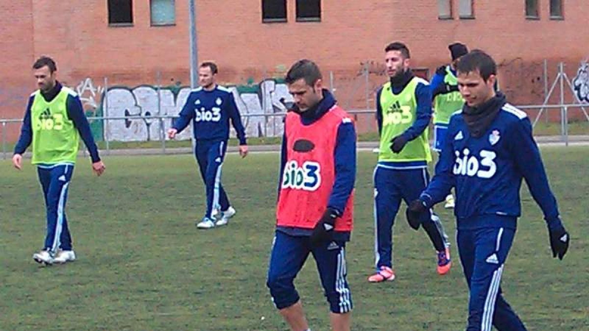La Deportiva entrenó ayer en los campos Ramón Martínez.