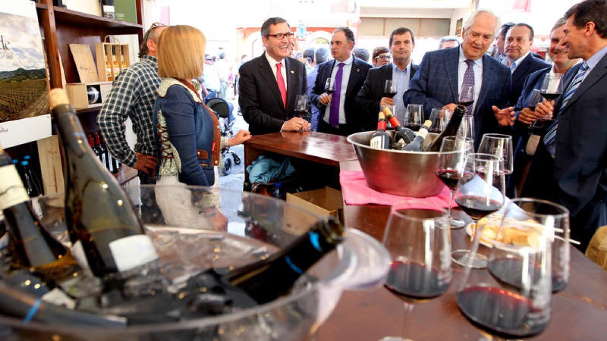 Canedo, Arias, Velasco, García, Arias, Valcarce y Reyero, ayer tarde en la inauguración de la feria.