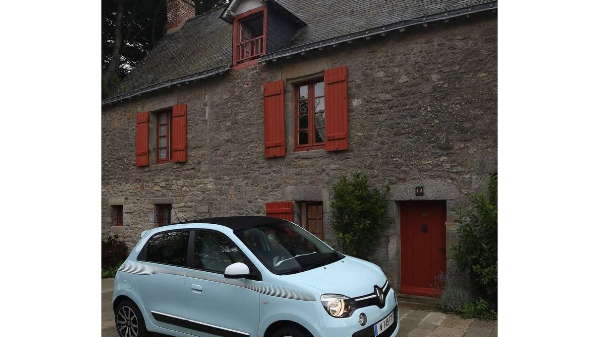 Carrocería de cinco puertas y modernistas «redondeces» en la tercera generación del Renault Twingo.